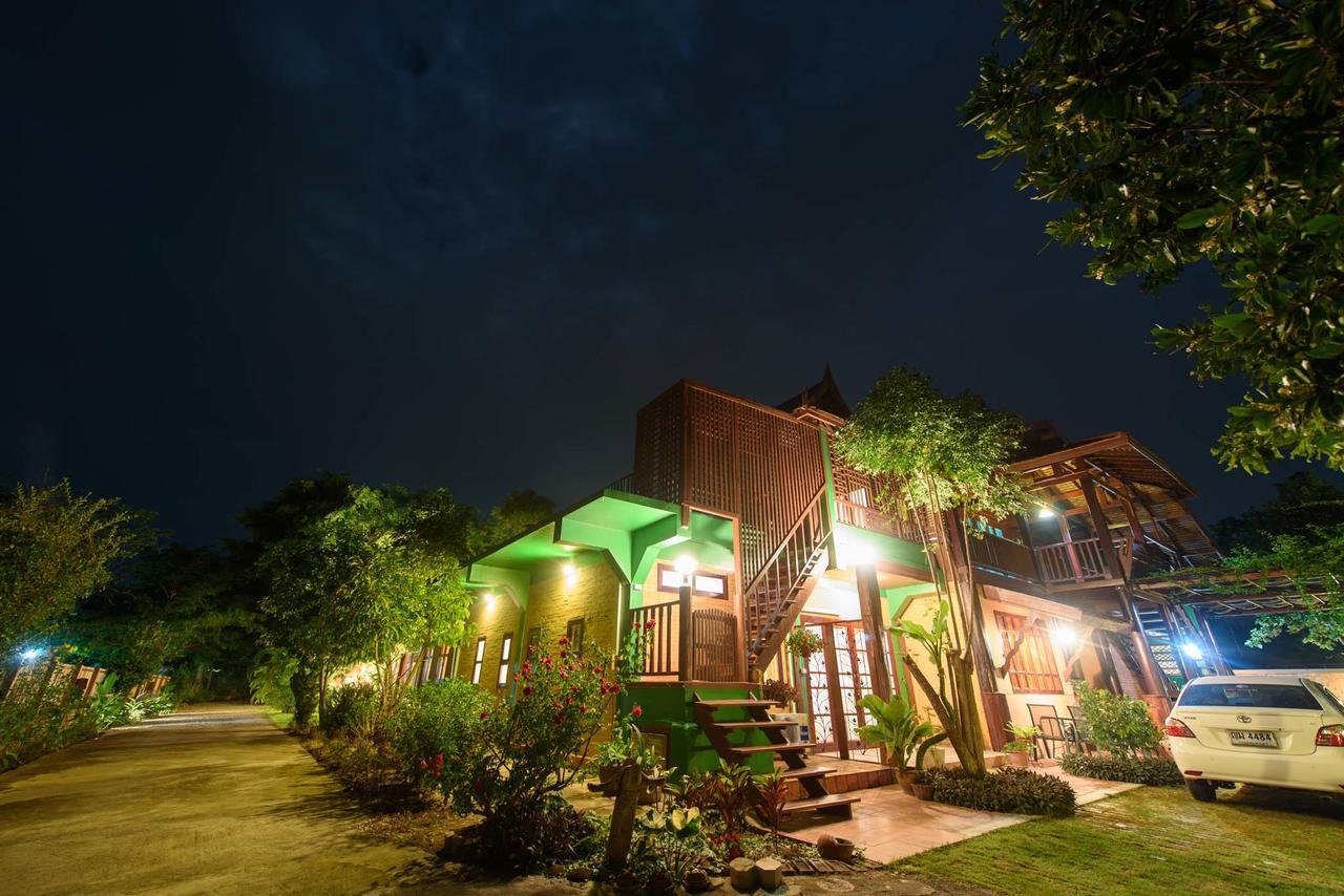 Ruen Khaoyai Hotel Pakchong Exterior photo